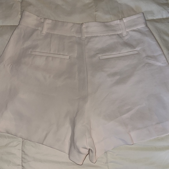 Aritzia Wilfred white shorts - Picture 3 of 3